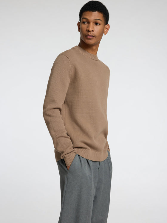 DANE STRUCTURE CREW KNIT GREIGE